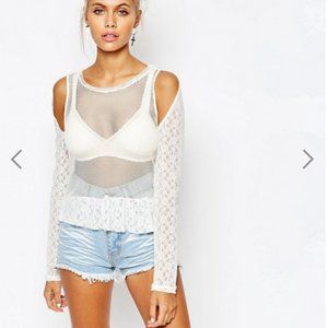 The ragged priest lace cold shoulder cut out top